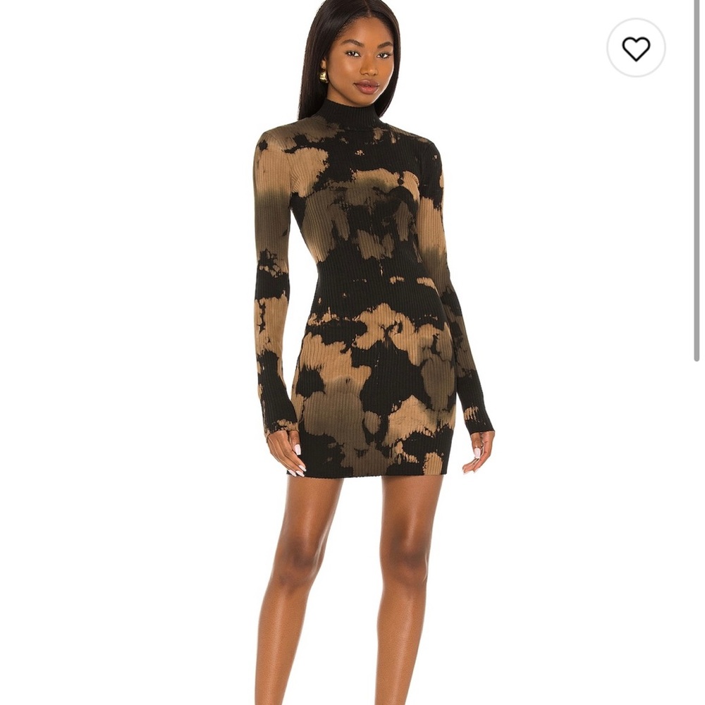 Worn once! Brand is Cotton Citizen. You can zip down the front!